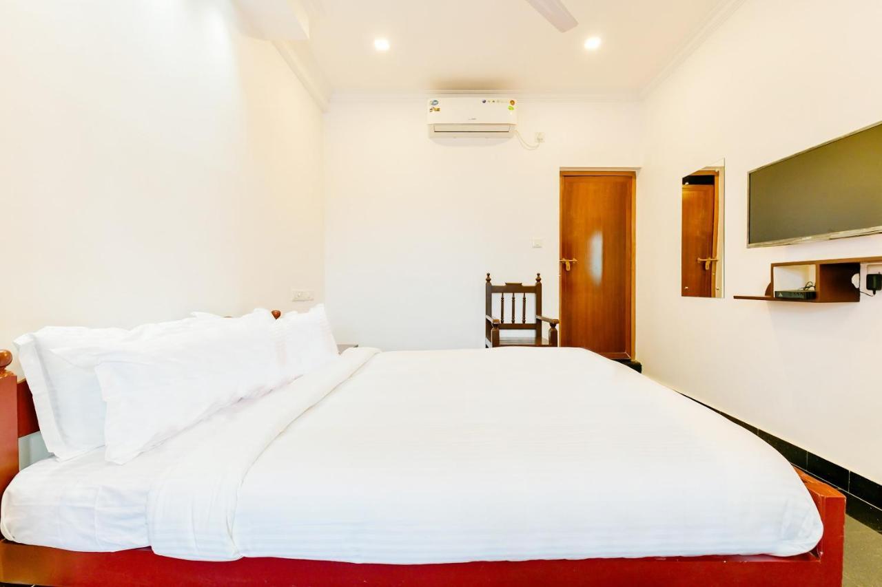 Spot On 39480 Vattekad Tourist Home 카카나드 외부 사진