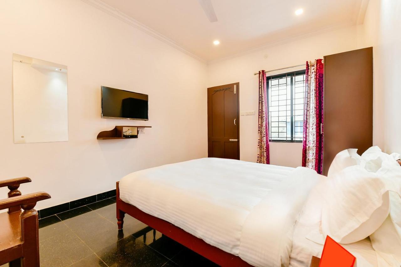 Spot On 39480 Vattekad Tourist Home 카카나드 외부 사진