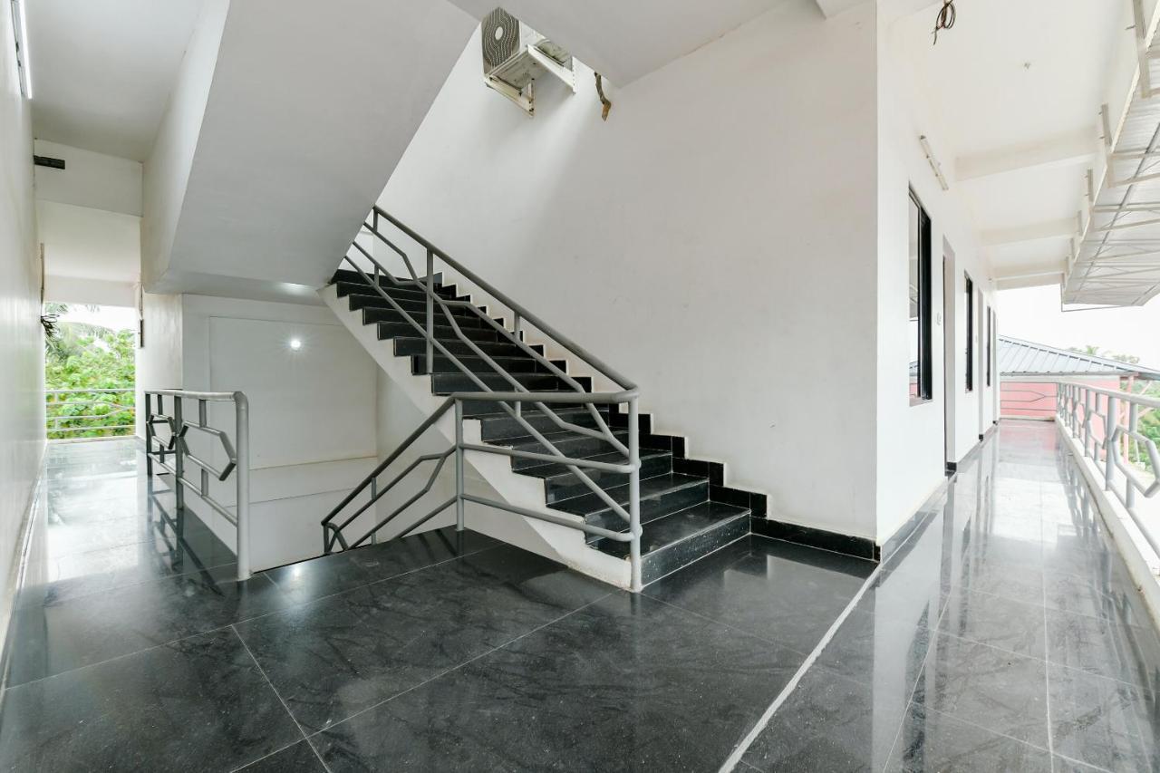 Spot On 39480 Vattekad Tourist Home 카카나드 외부 사진