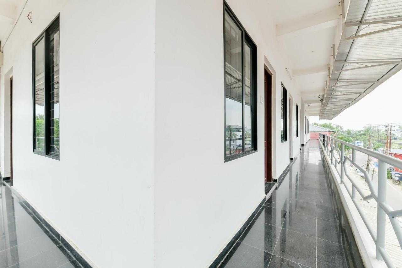 Spot On 39480 Vattekad Tourist Home 카카나드 외부 사진